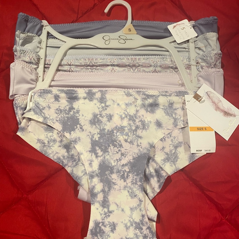 Jessica Simpsons Panty Set
